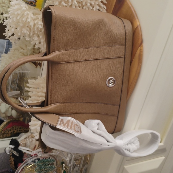 Michael Kors 💥 NWT 💥 Brown Leather Tote Bag -The Luisa. Crossbody! Never worn! - Picture 1 of 17